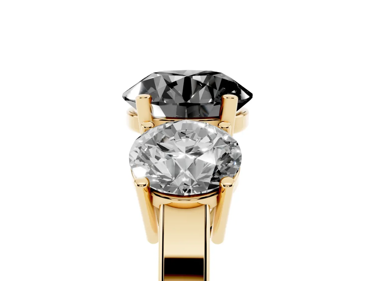Fancy Black Three-Stone Round Cut Cut Diamond Engagement Ring with Flat Band and Four-Prong Setting Yellow gold