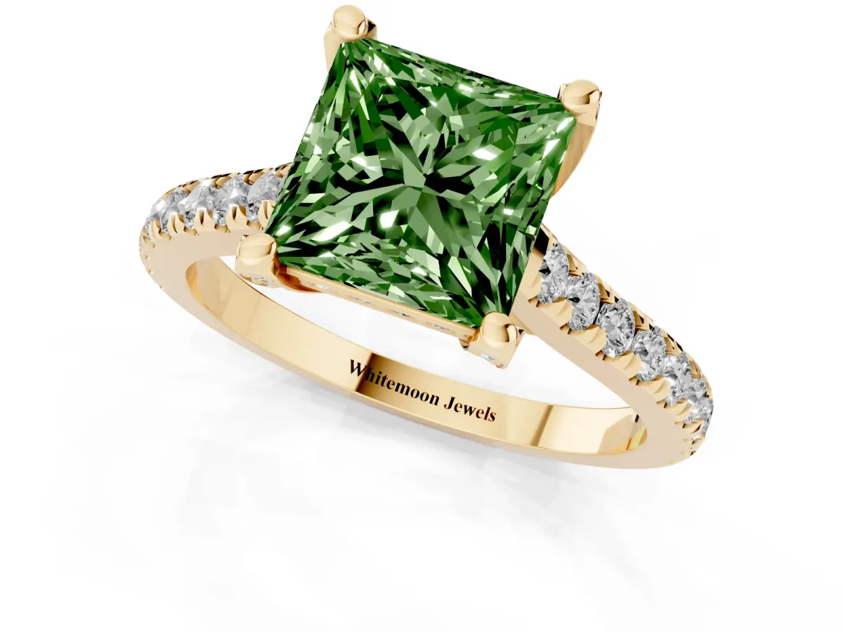 Fancy Green Princess Cut Brilliant Diamond Solitaire with Pavé Band and Four-Prong Setting Yellow gold