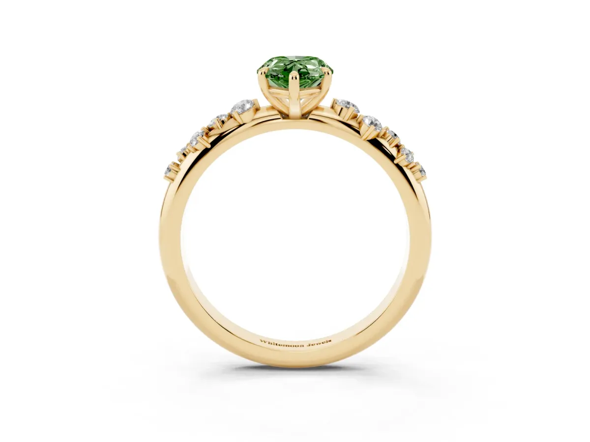 Fancy Green Pear Cut Diamond Cluster Prong-Set Solitaire Ring Yellow gold