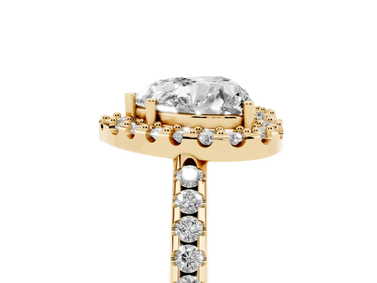 Heart Cut Diamond Pavé Halo Ring with Four-Prong Setting Yellow gold
