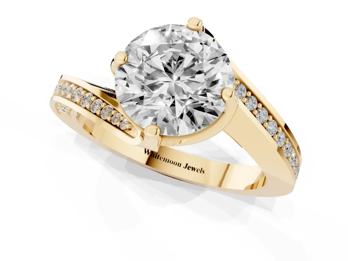 Round Cut Solitaire Diamond Twist Band with Pavé Setting and Four-Prong Setting Yellow gold