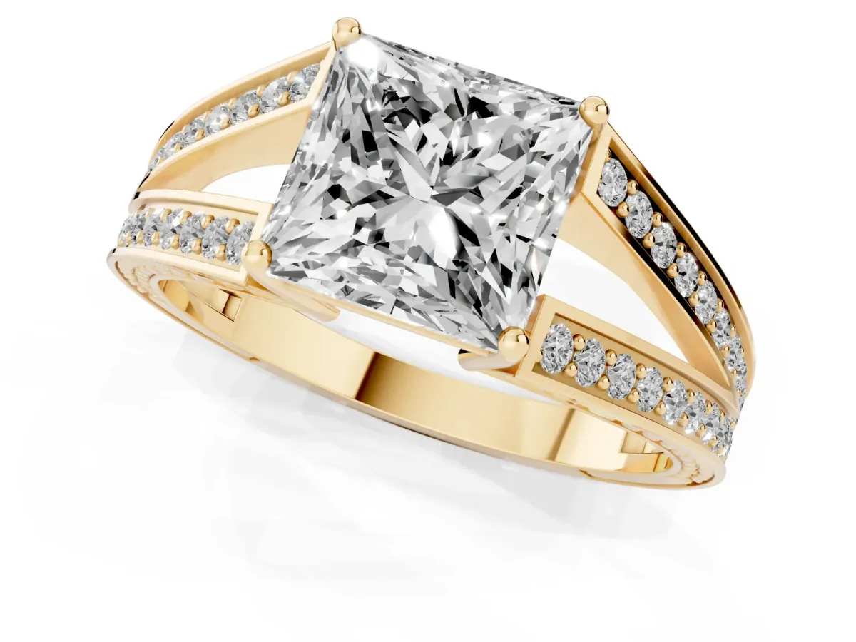 Princess Cut Diamond Split Shank Ring with Pavé Band and Four-Prong Setting Yellow gold