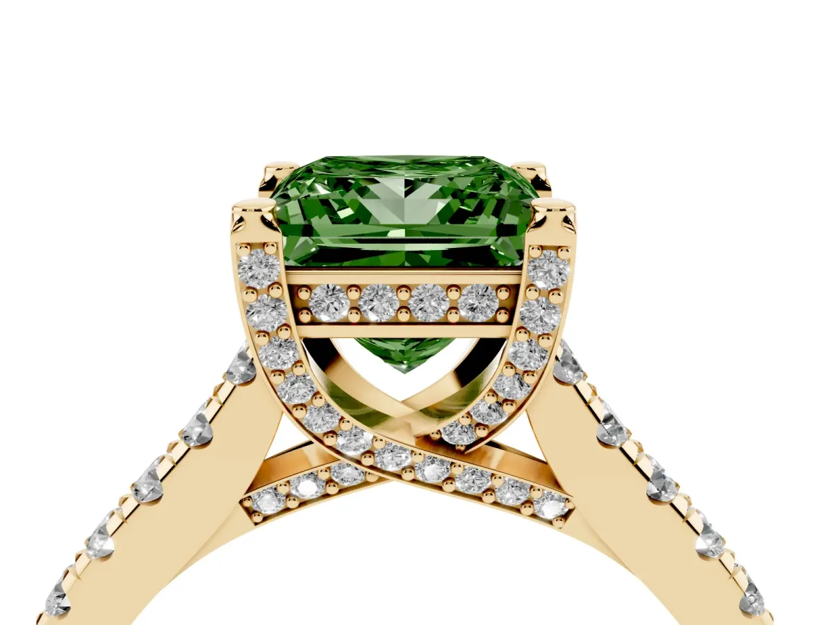 Fancy Green Princess Cut Brilliant Diamond Solitaire with Pavé Band and Four-Prong Setting Yellow gold
