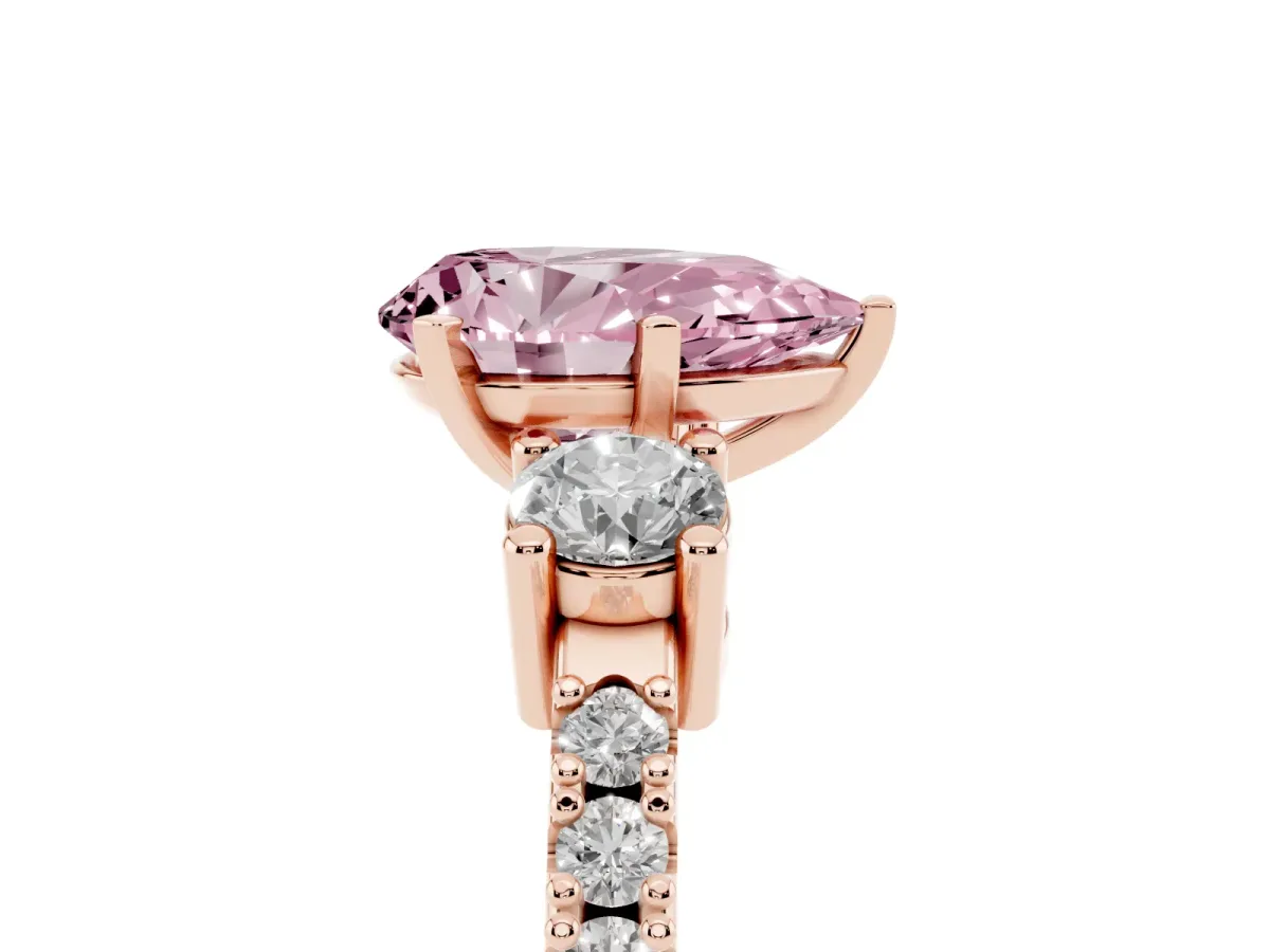 Fancy Pink Pear Cut Three-Stone Diamond Pavé Band with Prong Setting Rose gold