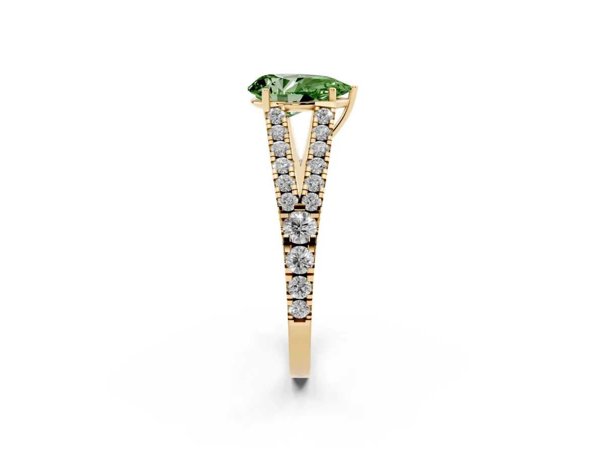 Fancy Green Pear Cut Diamond Split Shank Pavé Engagement Ring with Four-Prong Setting Yellow gold