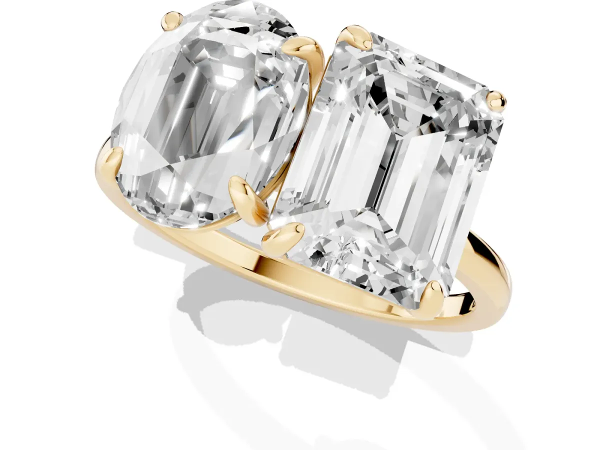 Oval and Radiant Toi Moi Ring with Prong Setting and Plain Band Yellow gold