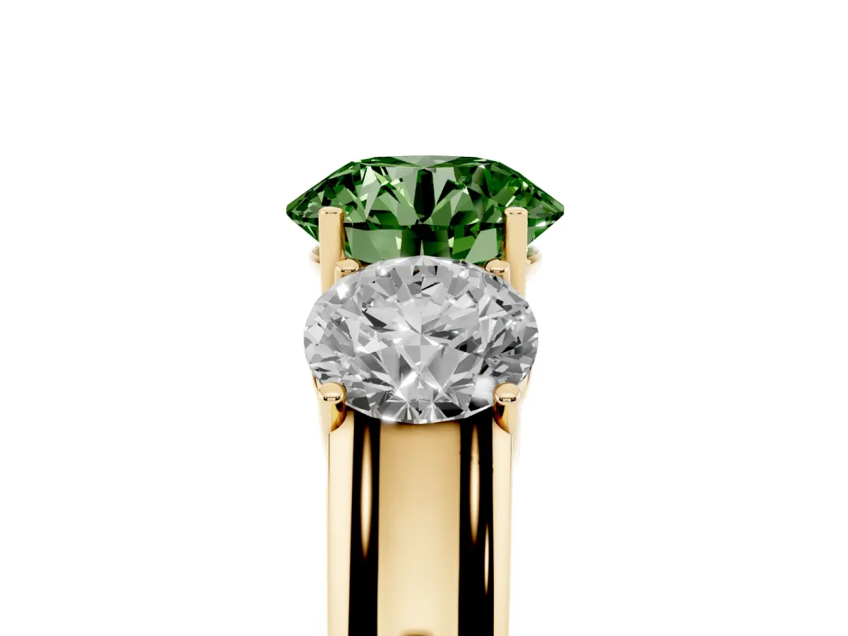 Fancy Green Three-Stone Round Cut Cut Diamond Ring with Prong Setting and Classic Band Yellow gold