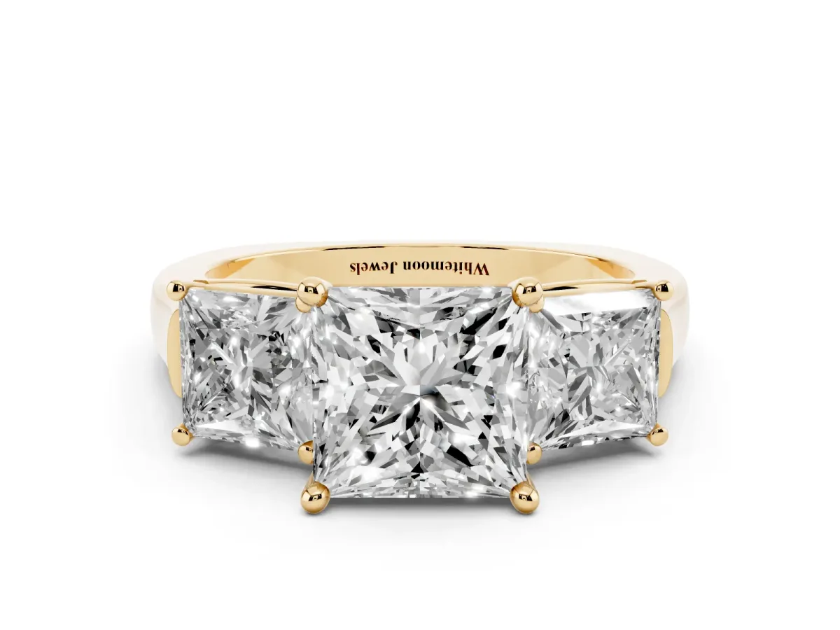 Three-Stone Princess Cut Brilliant Diamond Trellis Ring with Comfort Fit Band Yellow gold