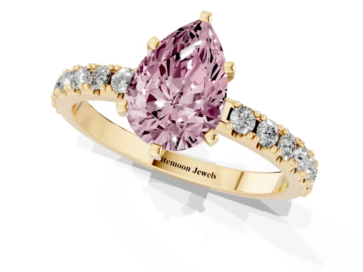 Fancy Pink Pear Cut Diamond Solitaire Pavé Band with Four-Prong Setting Yellow gold