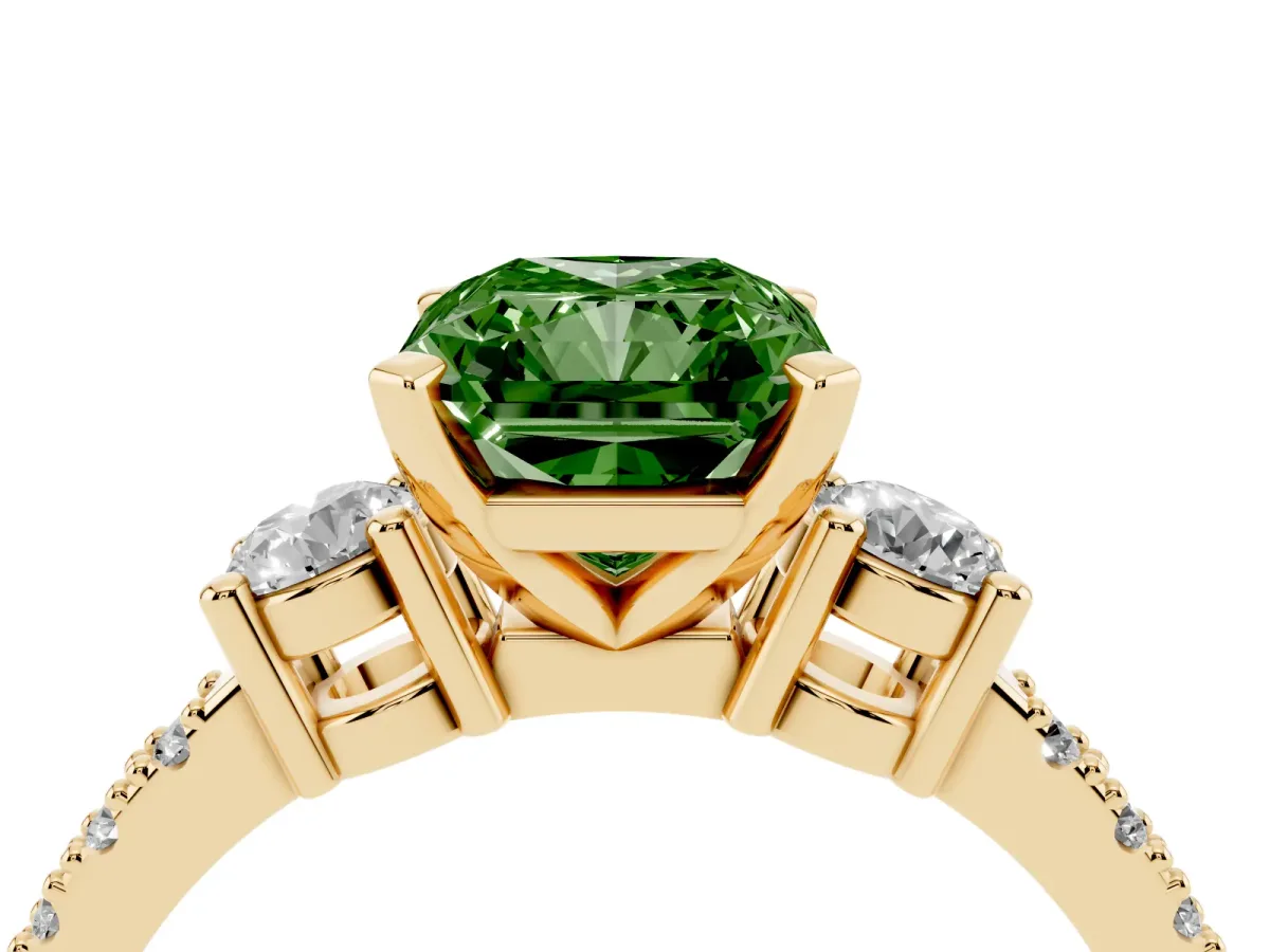 Fancy Green Radiant Cut Three-Stone Diamond Pavé Band with Prong Setting Yellow gold
