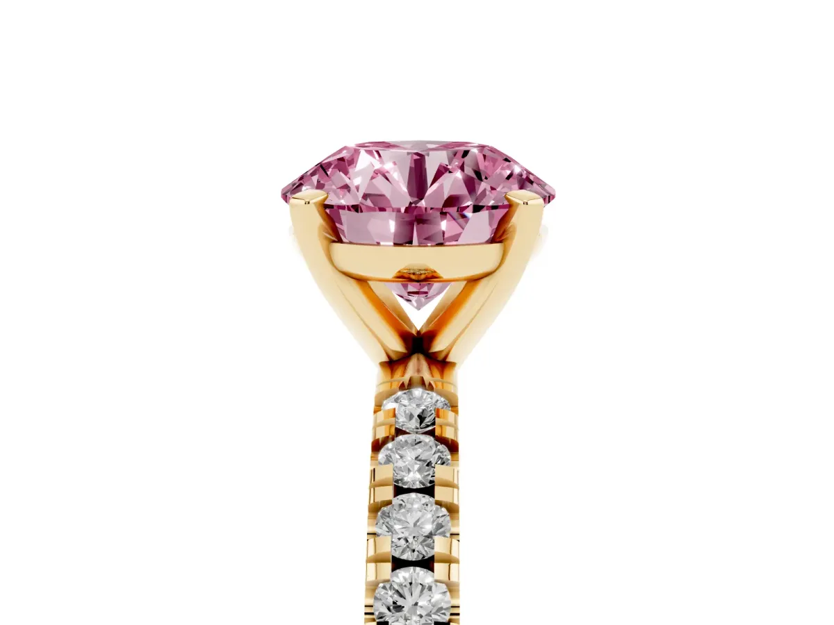 Fancy Pink Round Cut Diamond Pavé Band Solitaire with Four-Prong Setting Yellow gold
