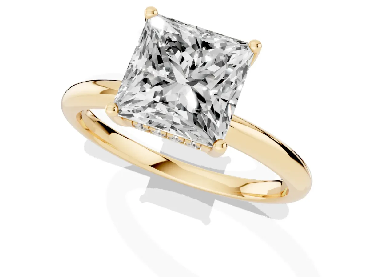 Princess Cut Cut Solitaire Engagement Ring with Four-Prong Setting and Classic Band Yellow gold