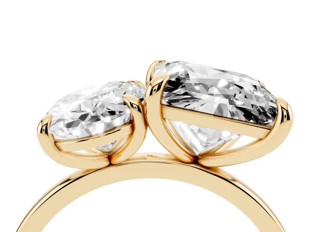 Oval and Princess Toi Moi Ring with Prong Setting and Plain Band Yellow gold