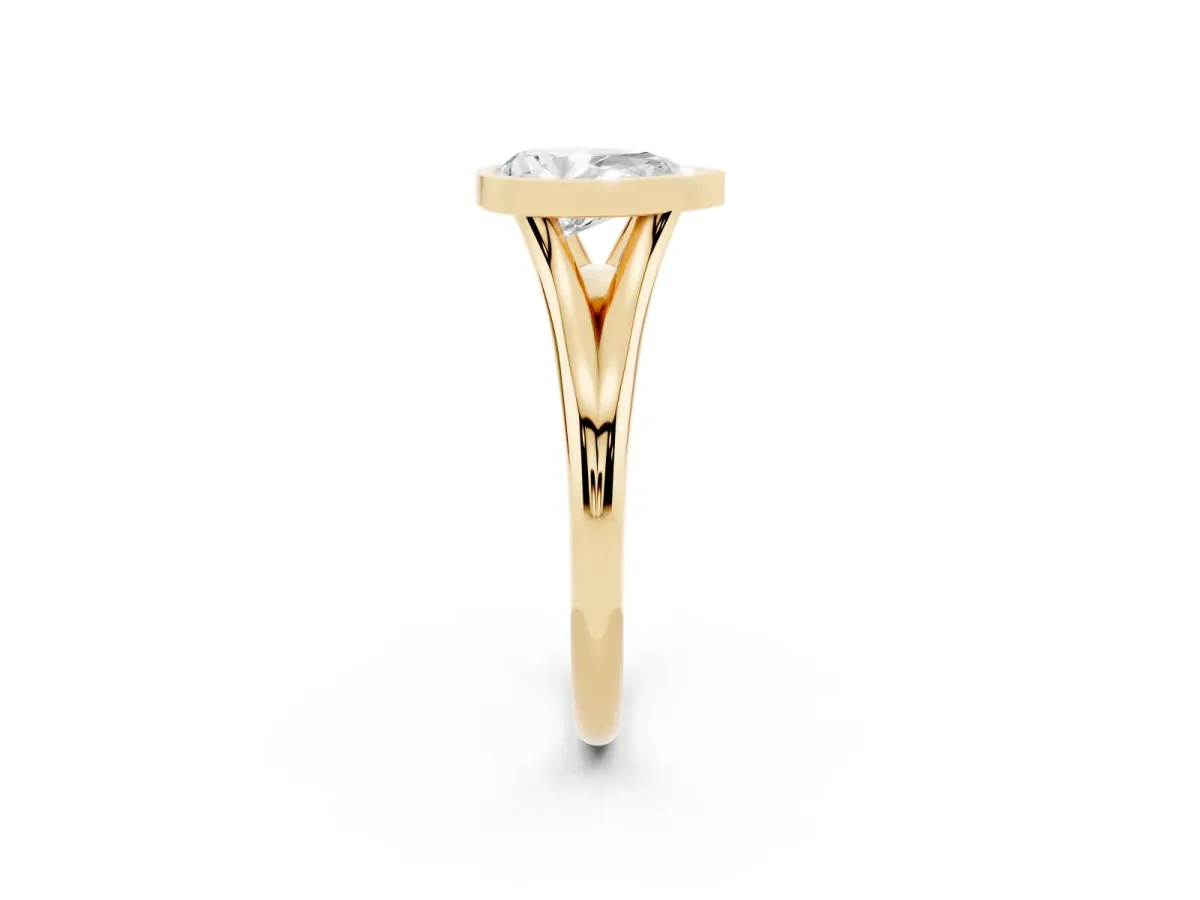 Bezel Set Pear Cut Cut Solitaire Ring with Tapered Band Yellow gold