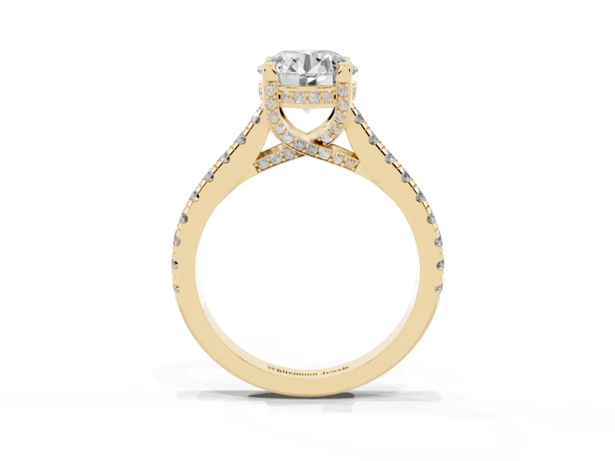 Round Cut Brilliant Diamond Solitaire with Pavé Band and Four-Prong Setting Yellow gold