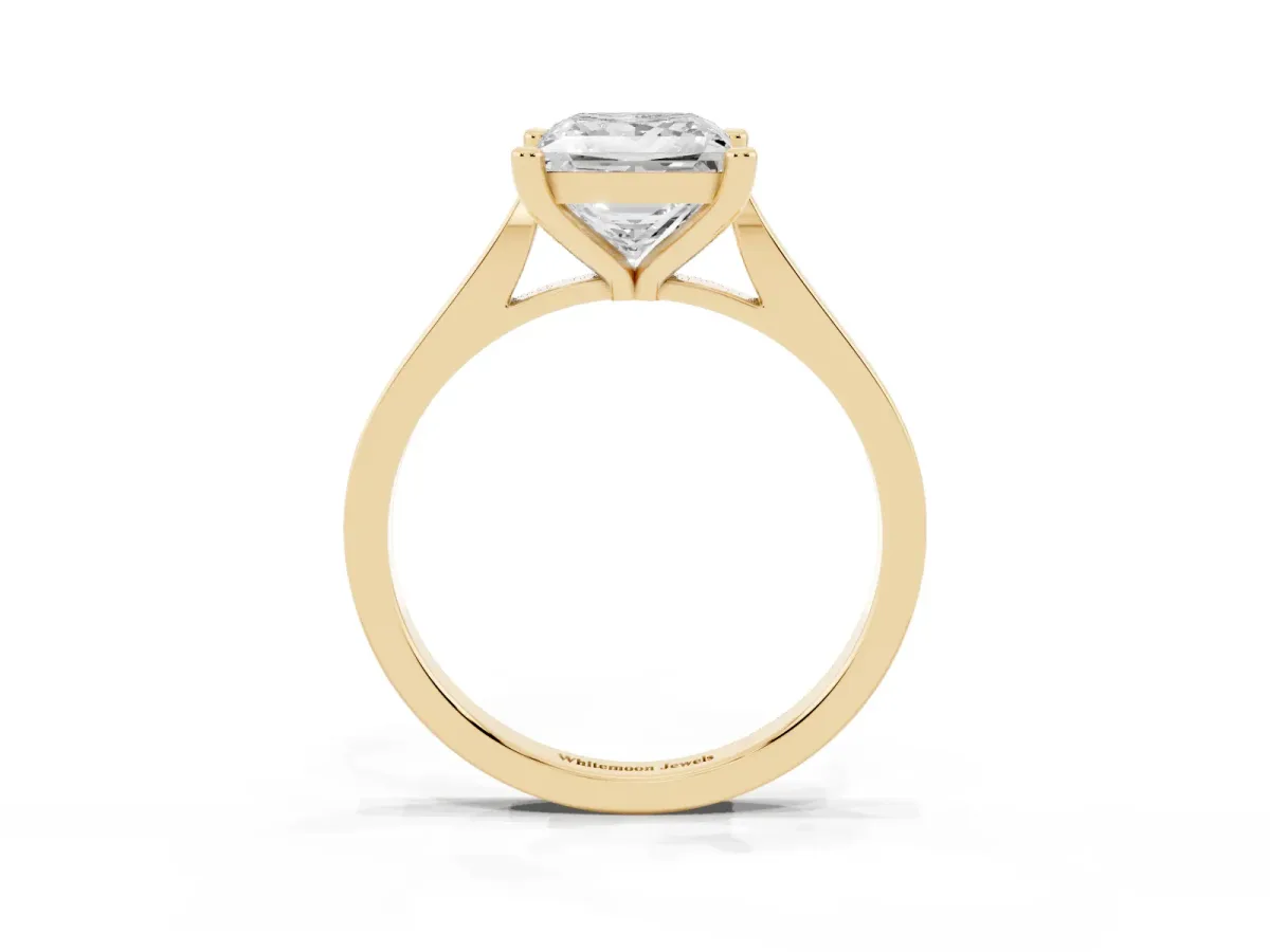 Princess Cut Solitaire Diamond Ring with Four-Prong Setting and Tapered Band Yellow gold