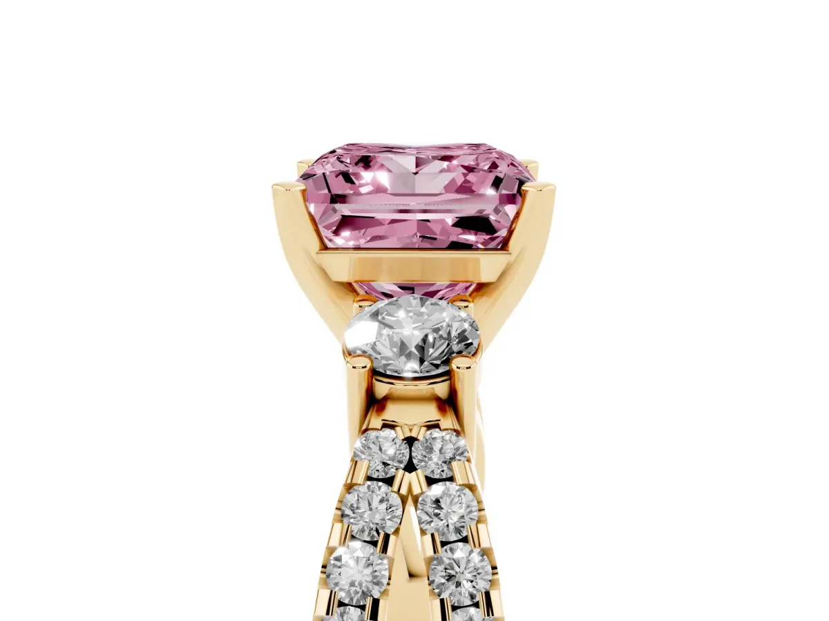 Fancy Pink Princess Cut Diamond Three-Stone Ring with Pavé Split Shank and Four-Prong Setting Yellow gold