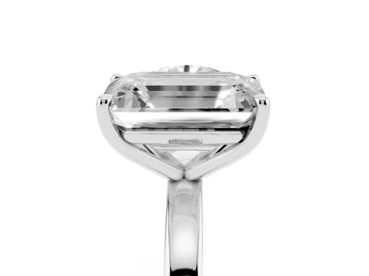 Round Cut and Emerald Cut Toi Moi Ring with Prong Setting Platinum