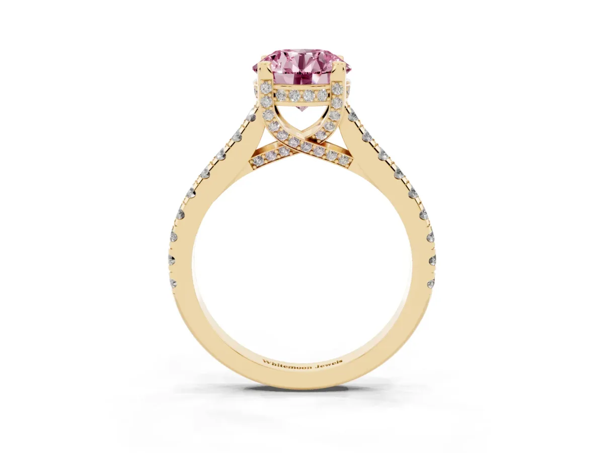 Fancy Pink Round Cut Brilliant Diamond Solitaire with Pavé Band and Four-Prong Setting Yellow gold
