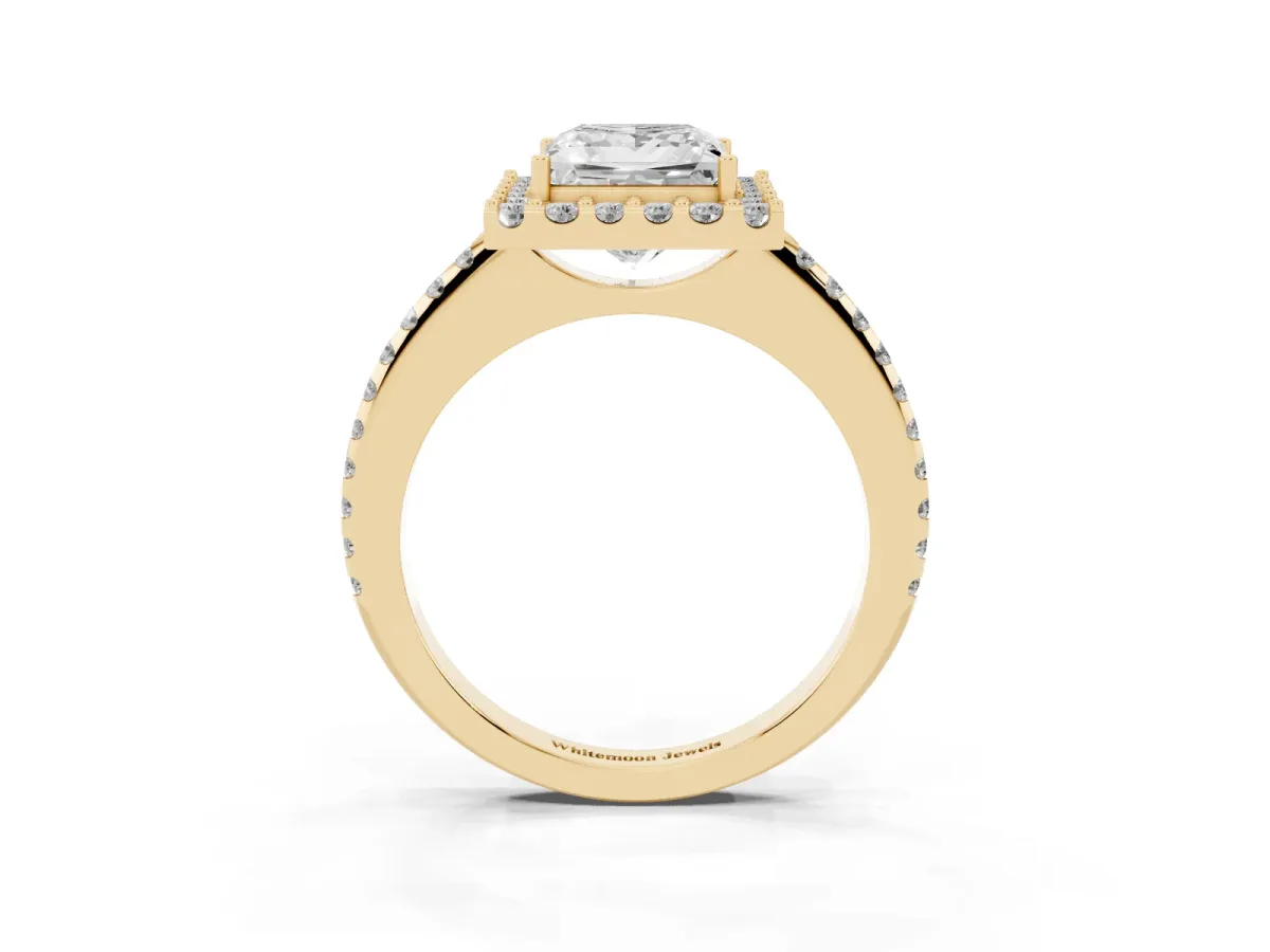Princess Cut Diamond Pavé Halo Ring with Four-Prong Setting Yellow gold