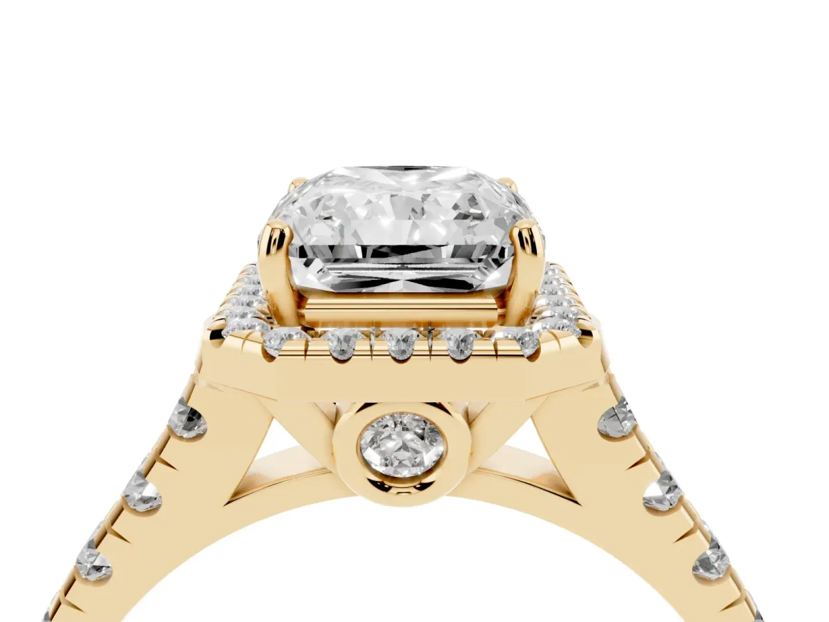 Radiant Cut Halo Pavé Diamond Engagement Ring with Four-Prong Setting Yellow gold
