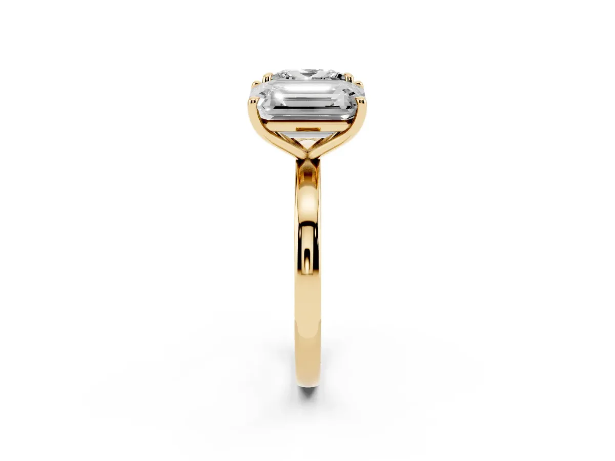Princess Cut and Emerald Cut Toi Moi Ring with Prong Setting Yellow gold