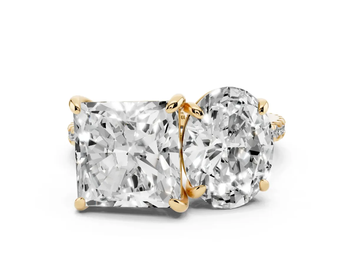 Oval and Princess Toi Moi Ring with Prong Setting and Pave Band Yellow gold