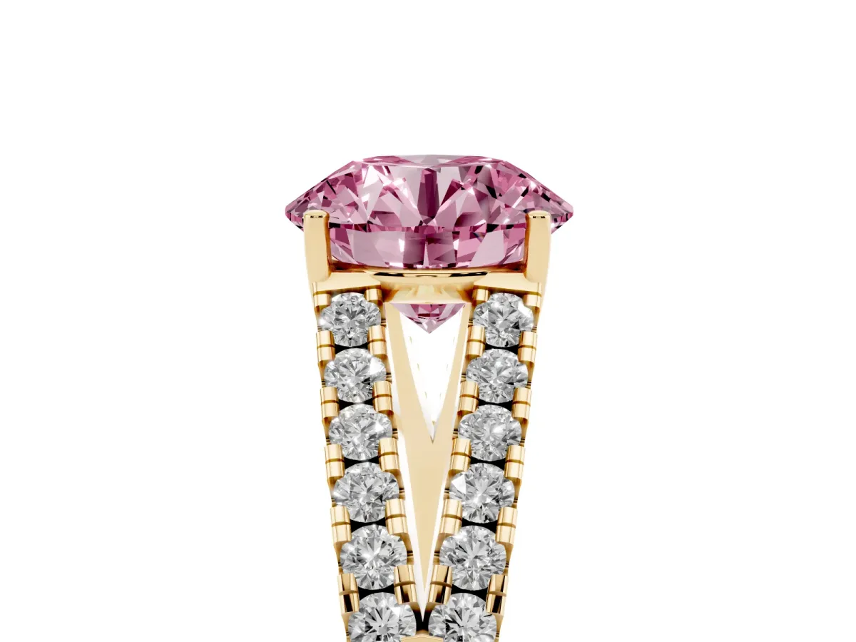 Fancy Pink Round Cut Diamond Split Shank Pavé Engagement Ring with Four-Prong Setting Yellow gold