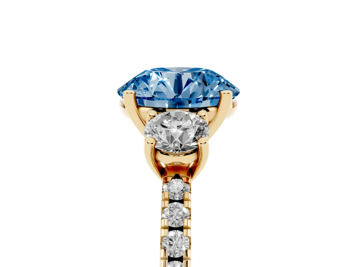 Fancy Blue Three-Stone Round Cut Cut Diamond Pavé Band with Prong Setting Yellow gold