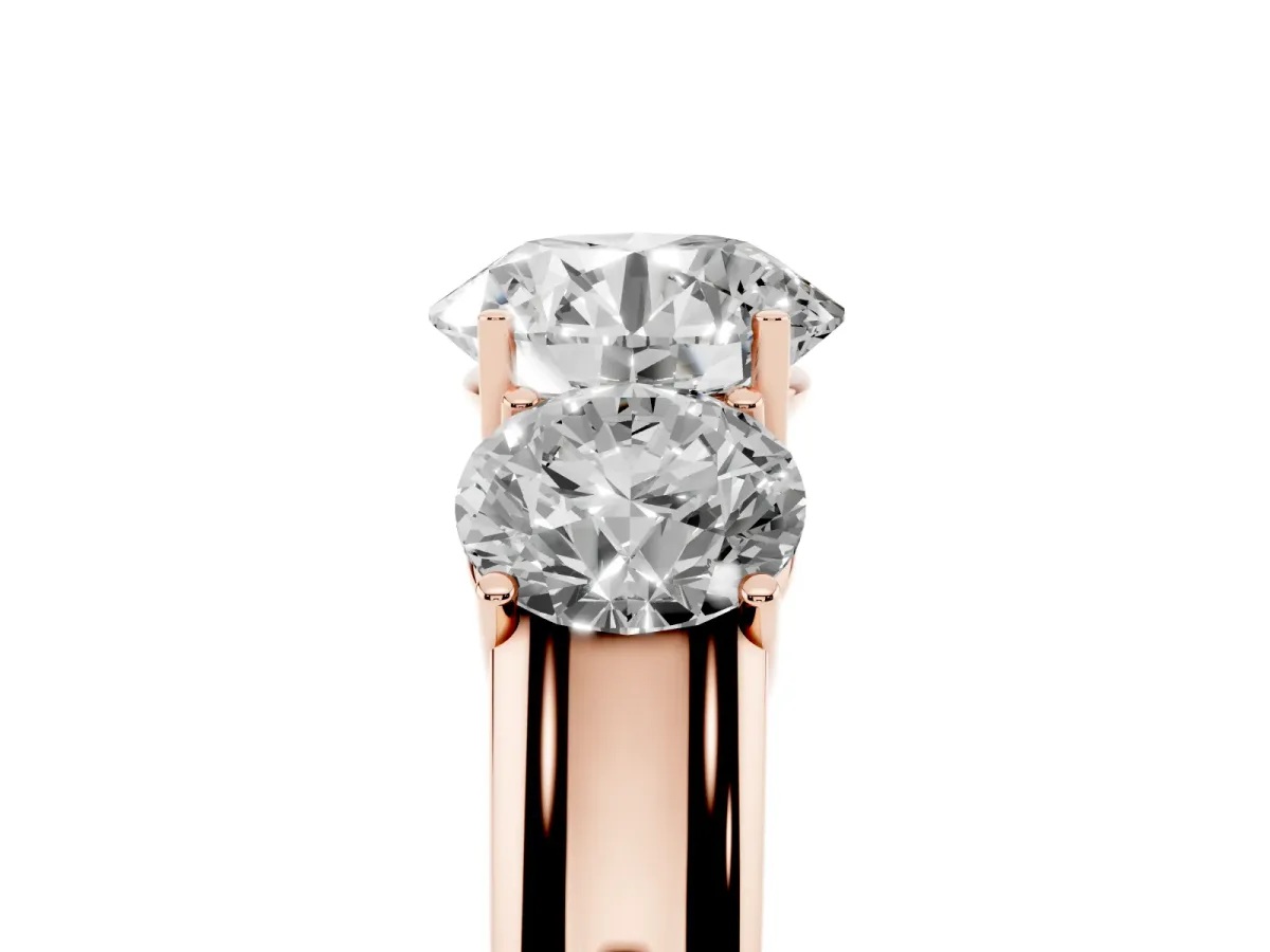 Three-Stone Round Cut Cut Diamond Ring with Prong Setting and Classic Band Rose gold