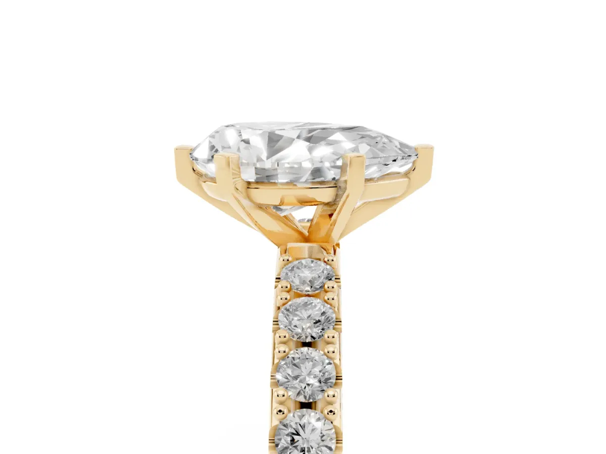 Pear Cut Diamond Solitaire Pavé Band with Four-Prong Setting Yellow gold