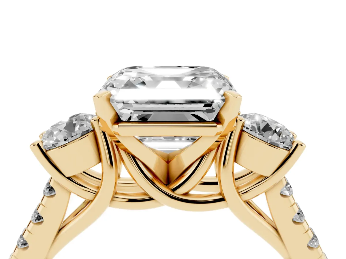 Three-Stone Asscher Cut Diamond Pavé Band with Four-Prong Setting Yellow gold