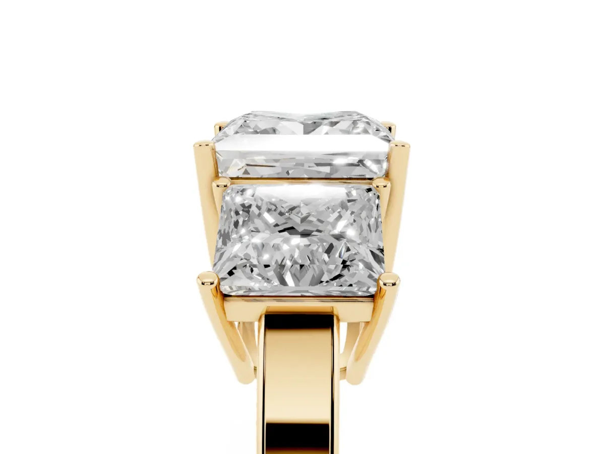 Three-Stone Princess Cut Cut Diamond Engagement Ring with Flat Band and Four-Prong Setting Yellow gold
