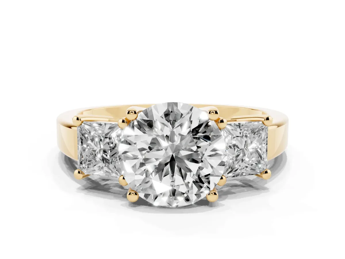 Three-Stone Round Cut Cut Solitaire Ring with Prong Setting Yellow gold