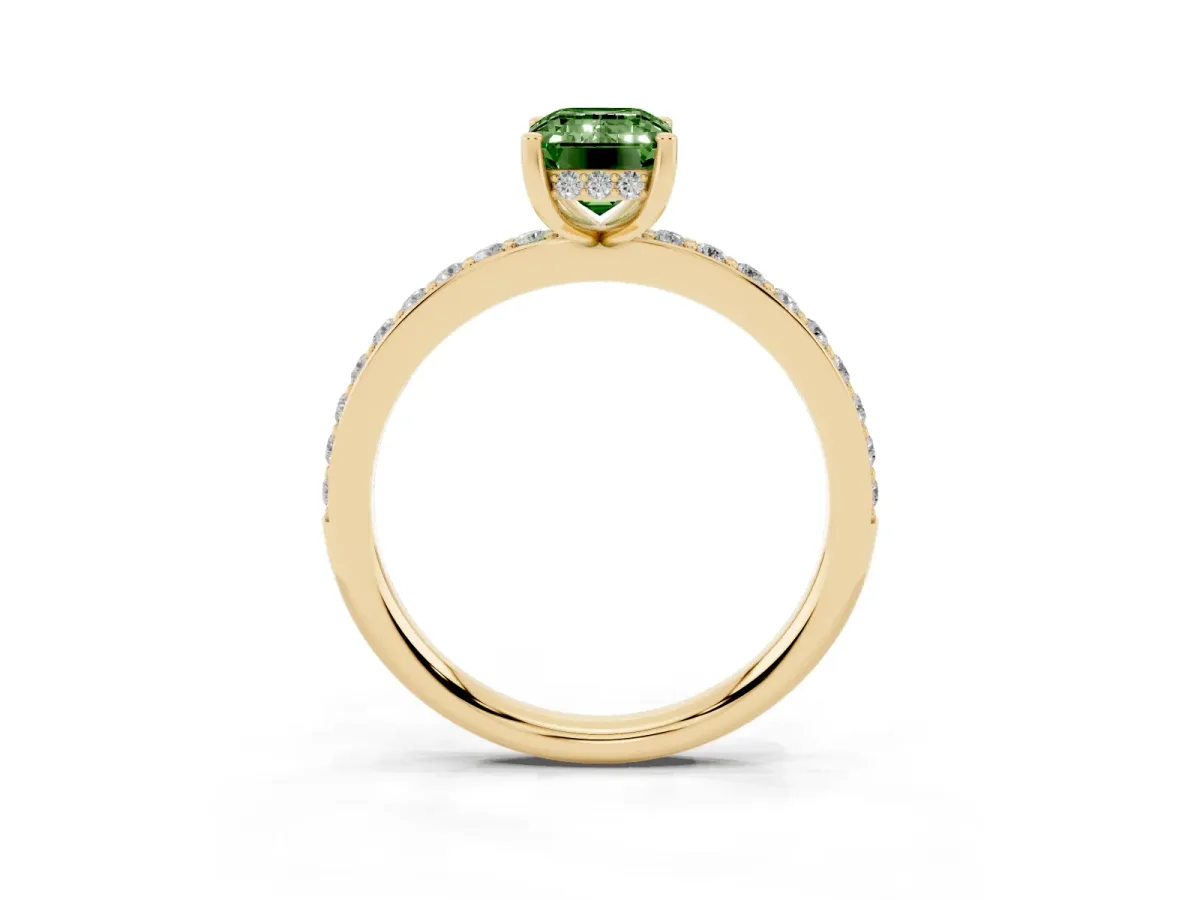 Fancy Green Emerald Cut Cut Diamond Pavé Band Ring with Four-Prong Setting Yellow gold