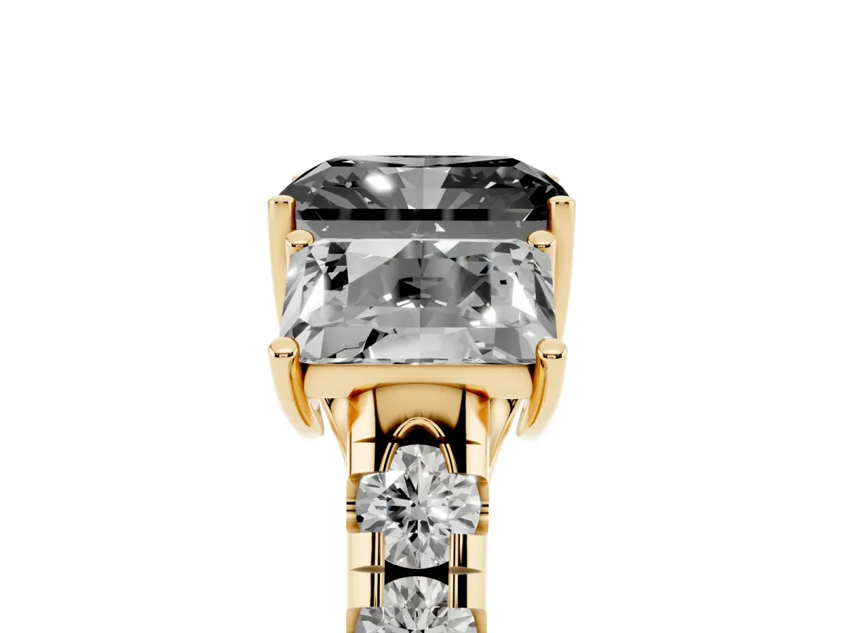 Fancy Black Three-Stone Radiant Cut Diamond Pavé Band with Prong Setting Yellow gold