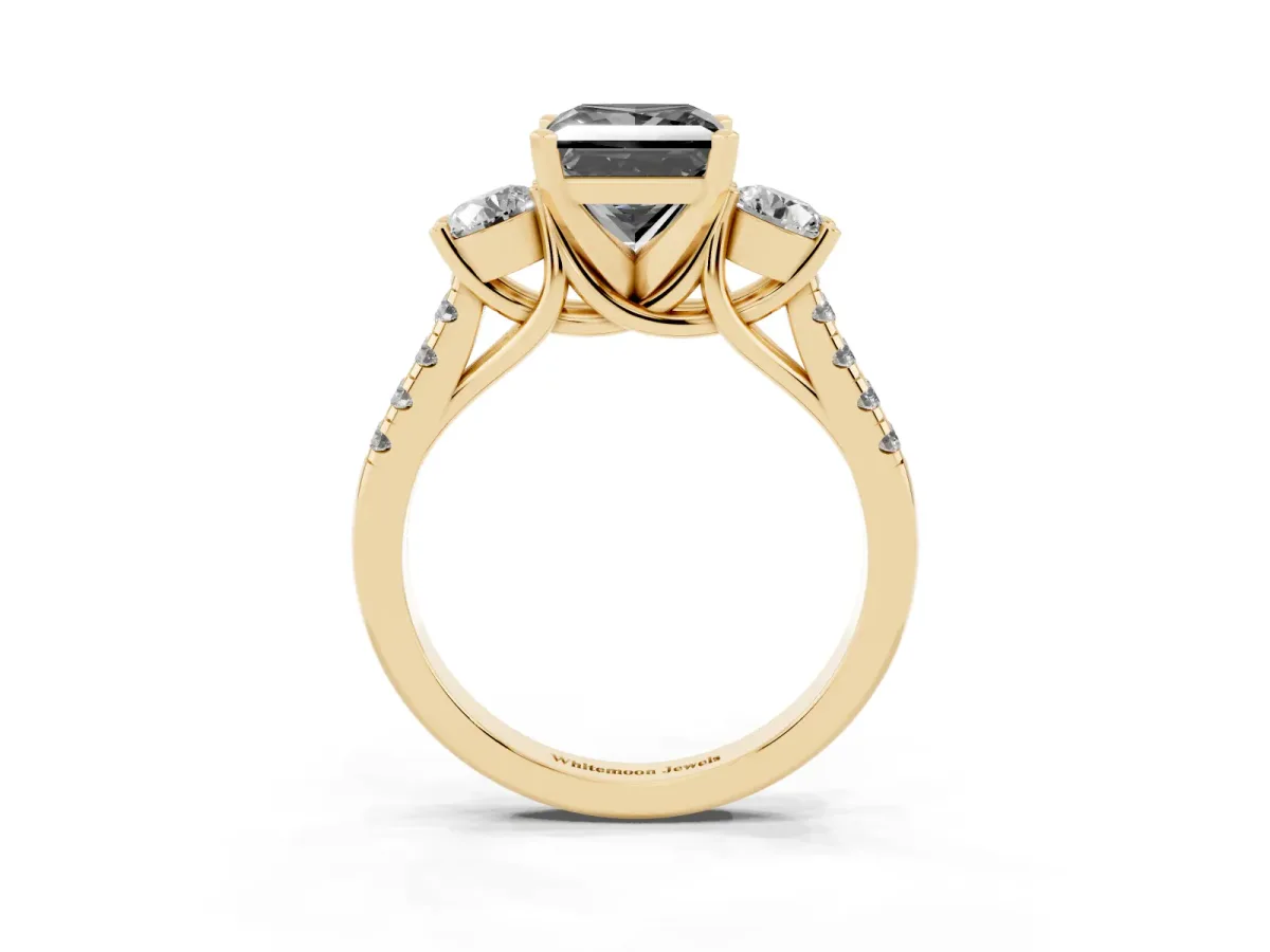 Fancy Black Three-Stone Princess Cut Diamond Pavé Band with Four-Prong Setting Yellow gold