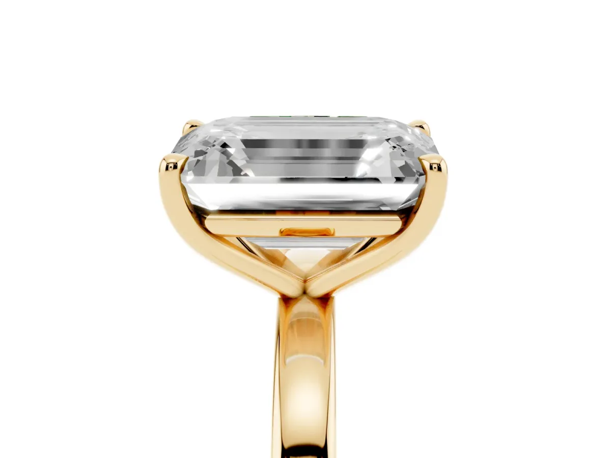 Fancy Green Radiant Cut and Emerald Cut Toi Moi Ring with Prong Setting Yellow gold