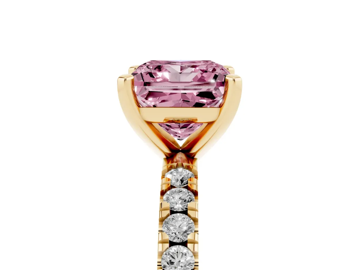 Fancy Pink Princess Cut Diamond Pavé Band Solitaire with Four-Prong Setting Yellow gold