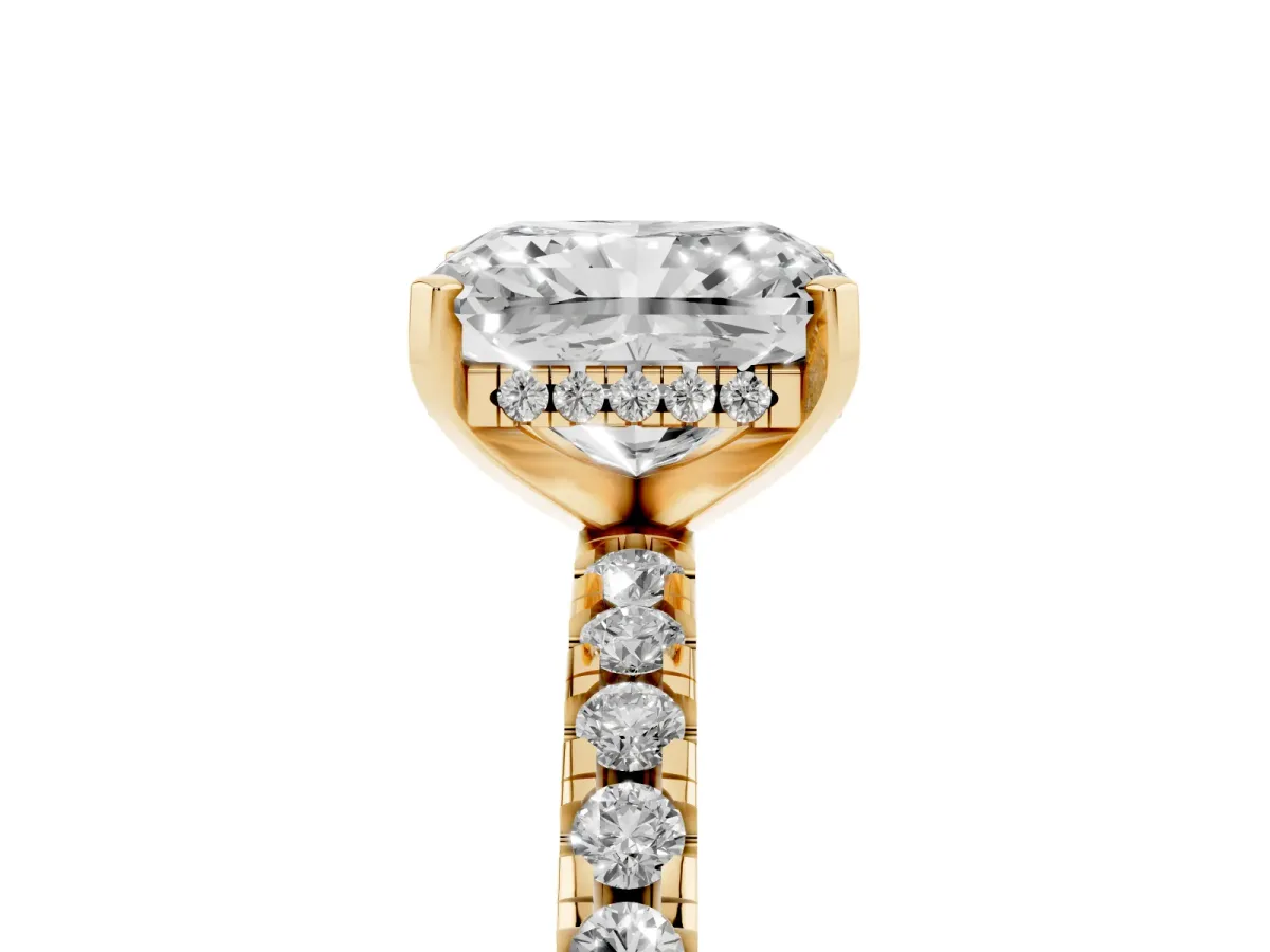 Radiant Cut Diamond Solitaire Ring with Round Pavé Band and Four-Prong Setting Yellow gold