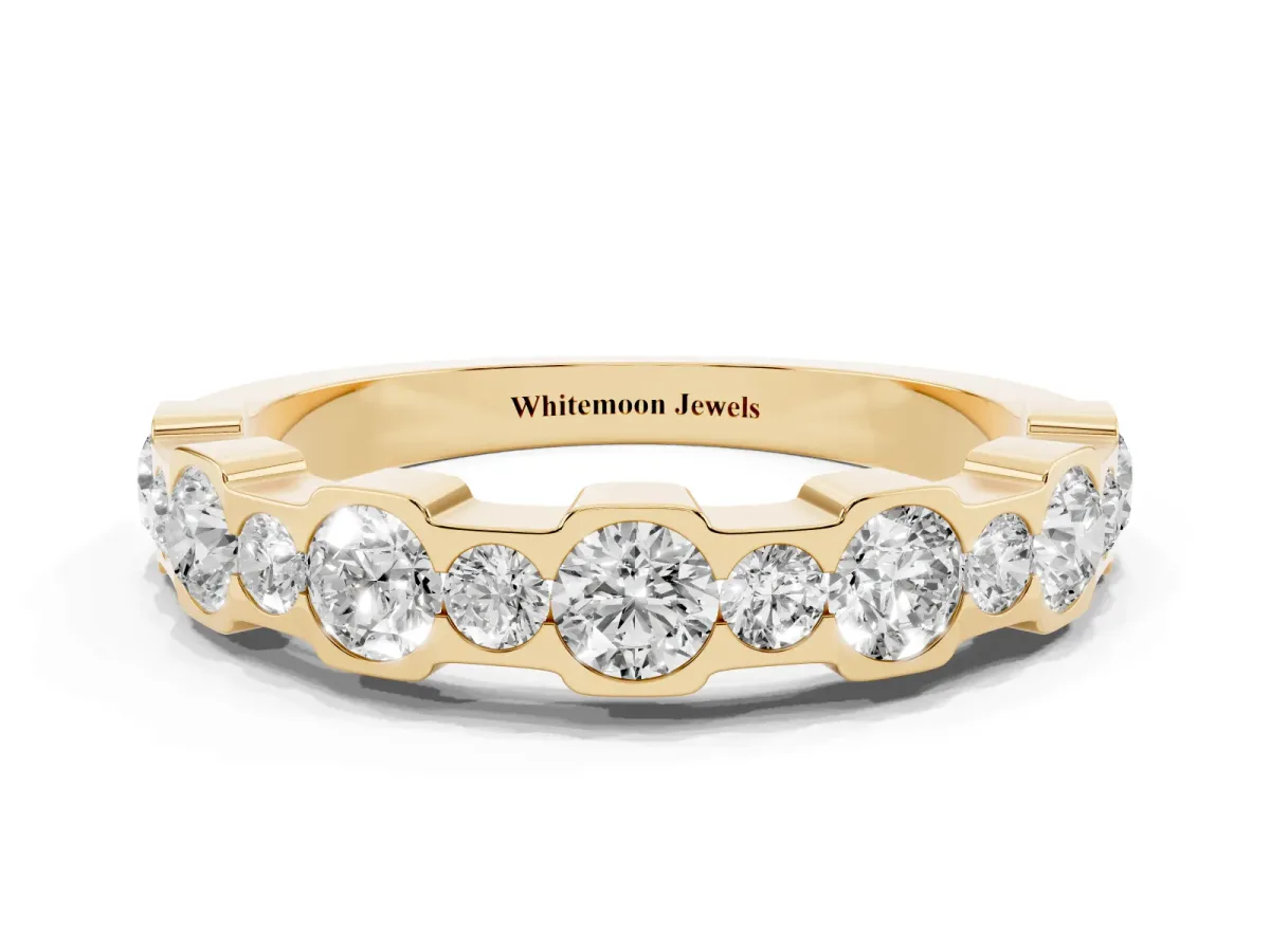 Round Diamond Promise Ring with Round Diamond Accents Yellow gold