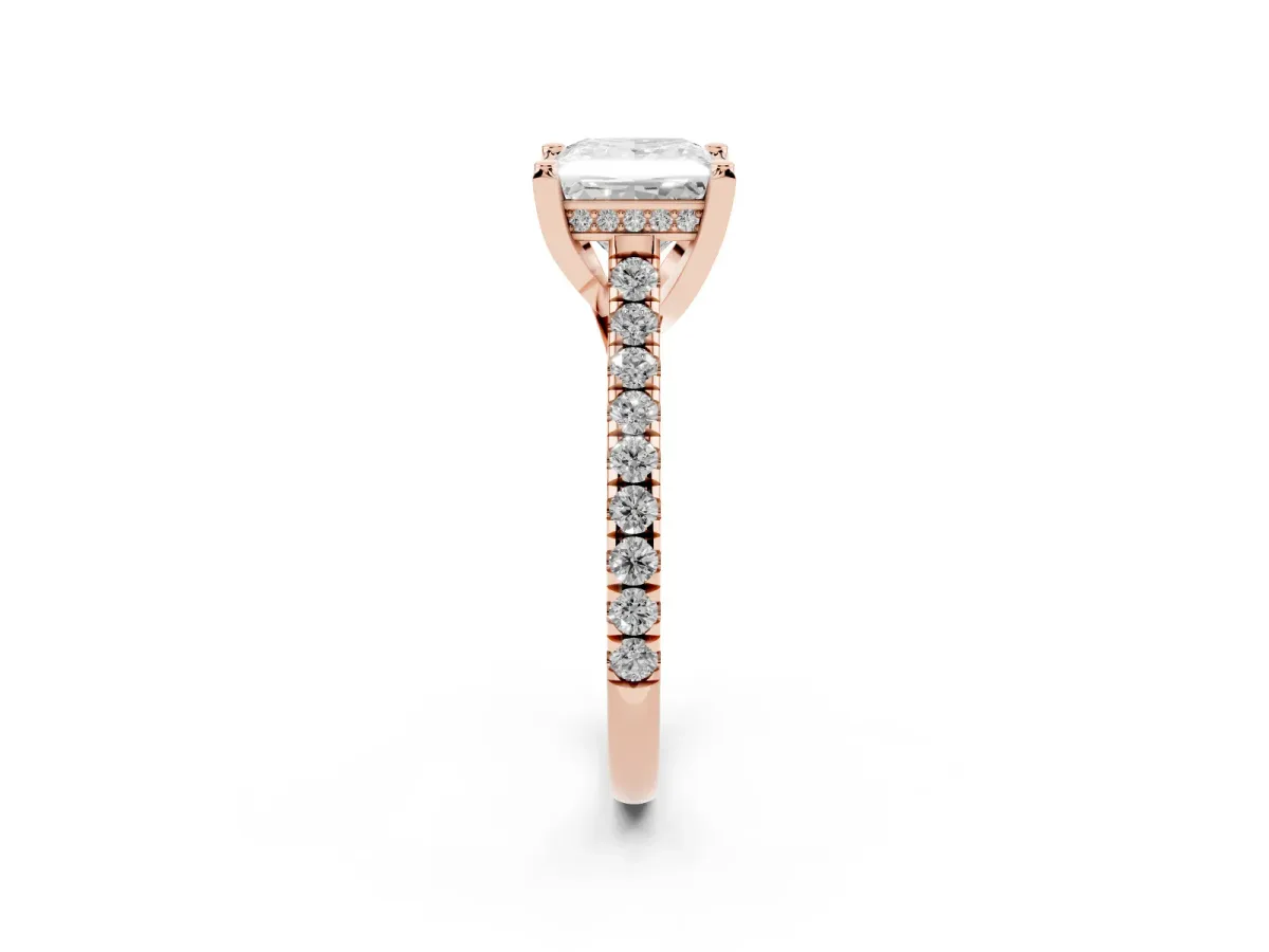 Princess Cut Brilliant Diamond Solitaire with Pavé Band and Four-Prong Setting Rose gold
