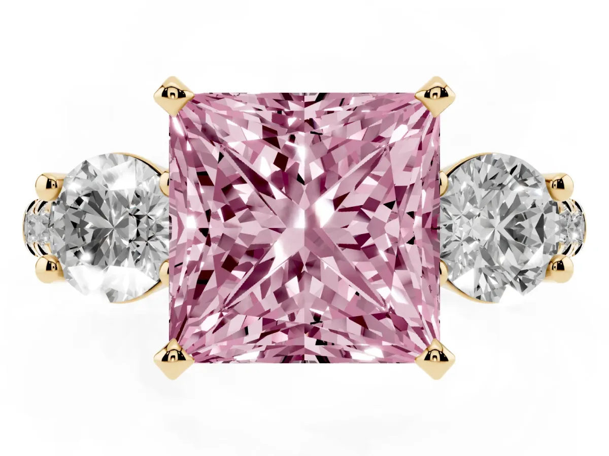 Fancy Pink Three-Stone Princess Cut Diamond Pavé Band with Four-Prong Setting Yellow gold