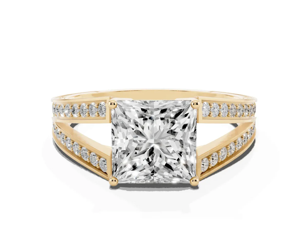Princess Cut Diamond Split Shank Ring with Pavé Band and Four-Prong Setting Yellow gold