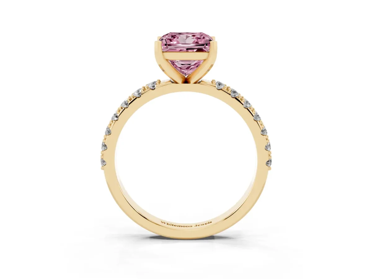 Fancy Pink Princess Cut Diamond Solitaire Pavé Band with Four-Prong Setting Yellow gold