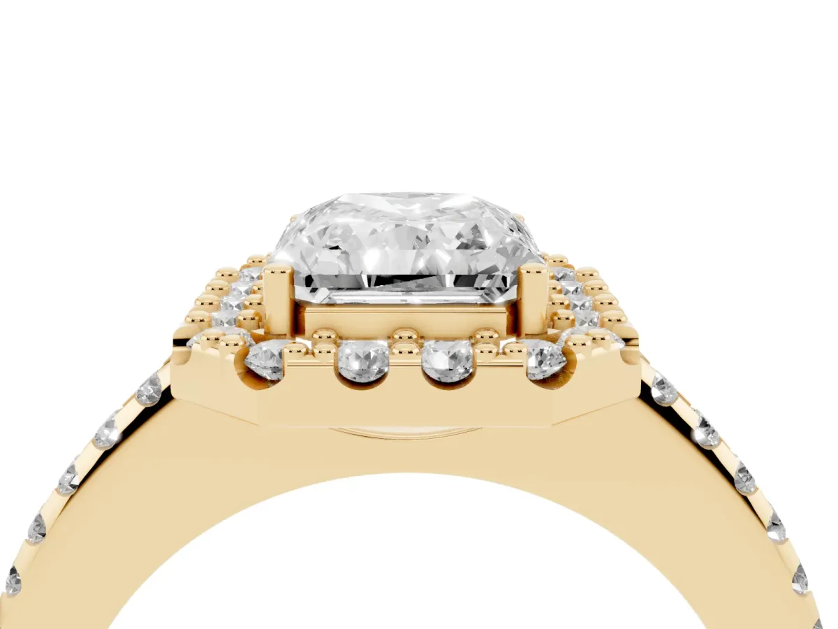 Radiant Cut Diamond Pavé Halo Ring with Four-Prong Setting Yellow gold