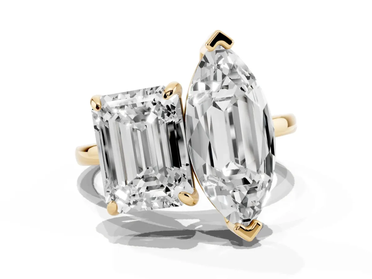 Emerald and Marquise Toi Moi Ring with Prong Setting and Plain Band Yellow gold