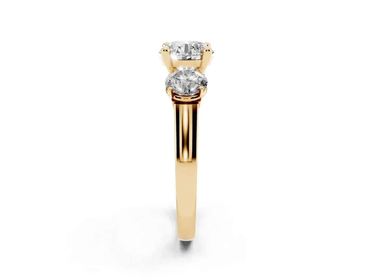 Three-Stone Round Cut Brilliant Diamond Trellis Ring with Comfort Fit Band Yellow gold