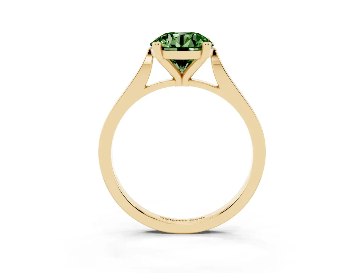Fancy Green Round Cut Solitaire Diamond Ring with Four-Prong Setting and Tapered Band Yellow gold