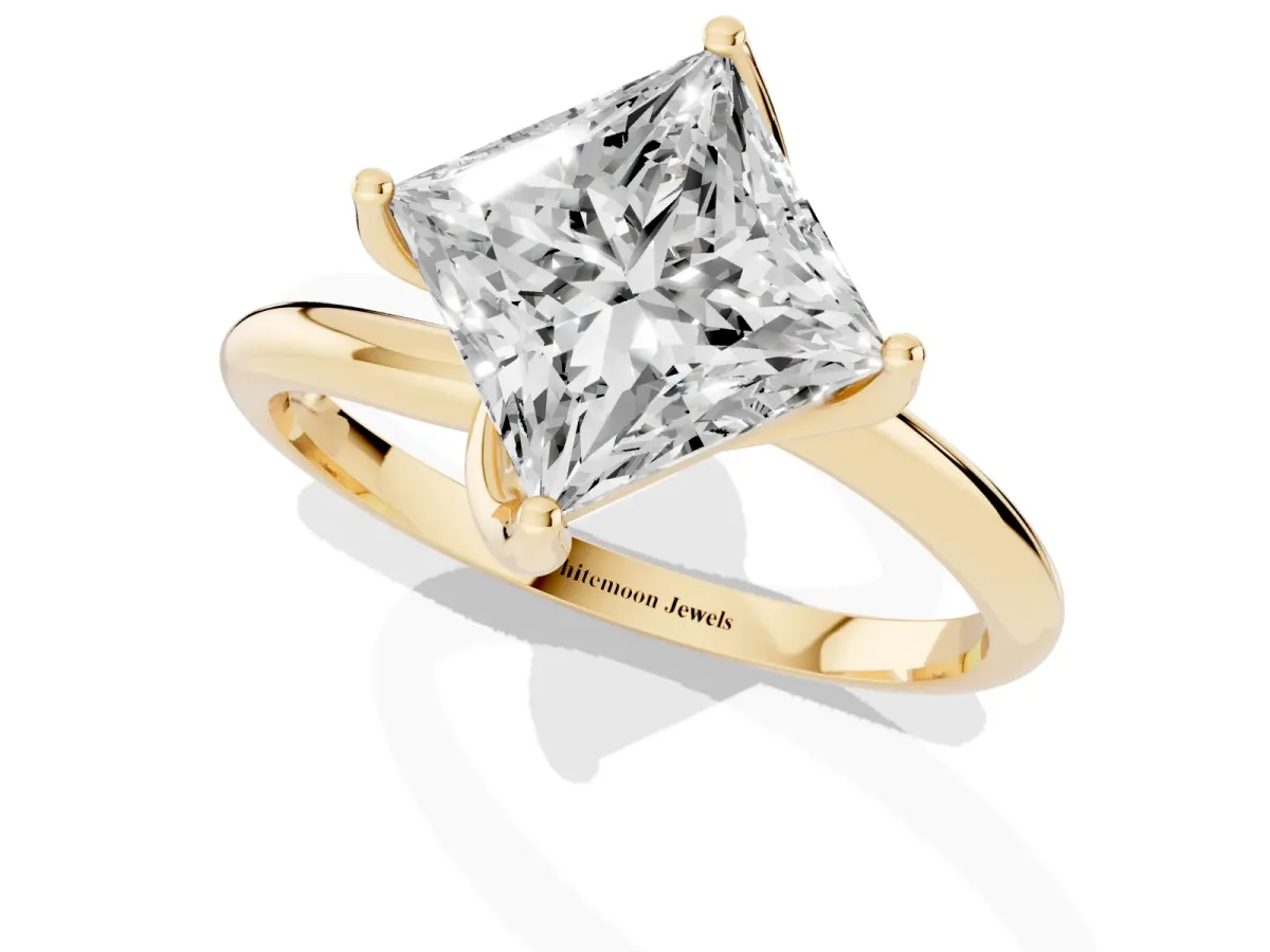 Princess Cut Diamond Solitaire Engagement Ring with Four-Prong Setting and Classic Band Yellow gold